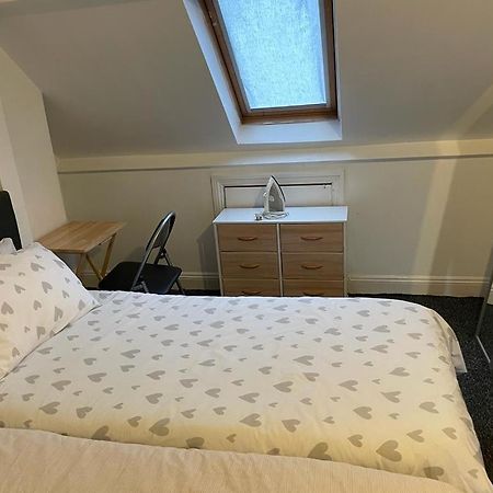 One Room To Stay With Fantastic Host Лондон Екстер'єр фото