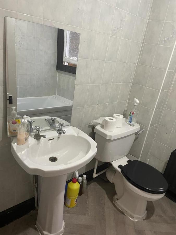 One Room To Stay With Fantastic Host Лондон Екстер'єр фото